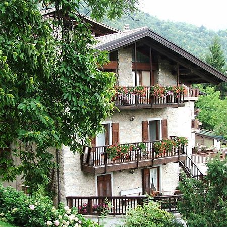 Antica Casa Ortensia Riva del Garda Pokoj fotografie