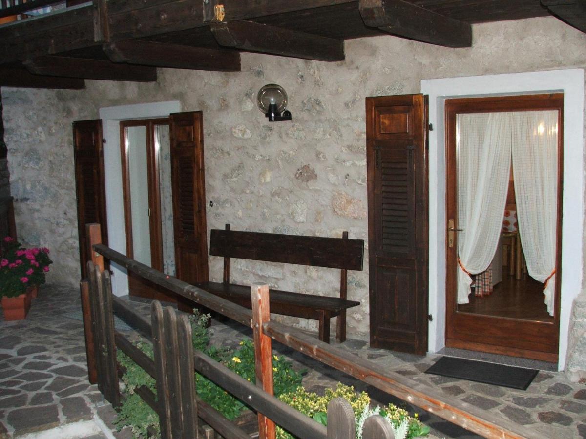Antica Casa Ortensia Riva del Garda Pokoj fotografie